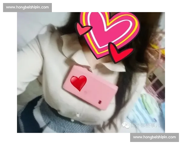 晒胸大赛引发热议:网络挑战赛背后的社会现象与思考 晒胸大赛引发热议:网络挑战赛背后的社会现象与思考